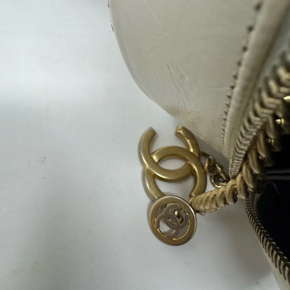 💎💯Authentic CHANEL Trendy CC Vanity Leather Bag (off white)